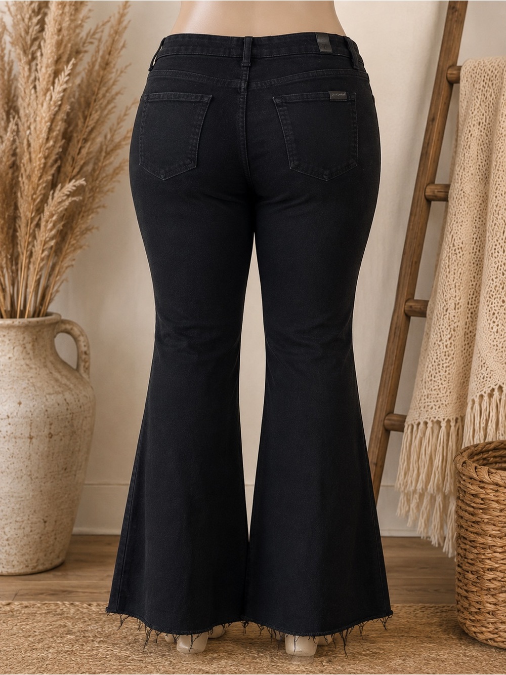 7 For All Mankind Black Raw Hem Flare Jeans Women’s 32 Boho